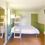 Centre 2* تروي
