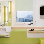 Centre 2* تروي