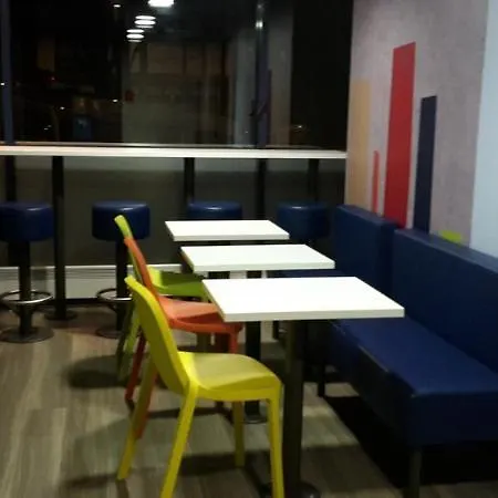 מלון Centre 2*